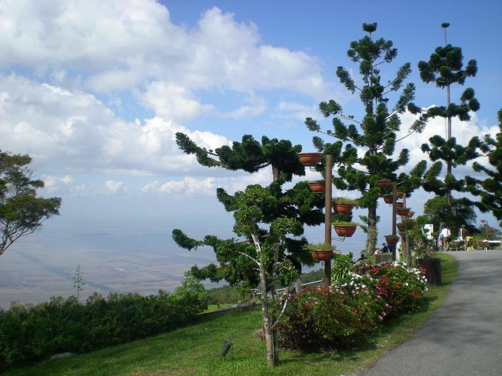 The Jerai Hill Resort Yan Exterior photo